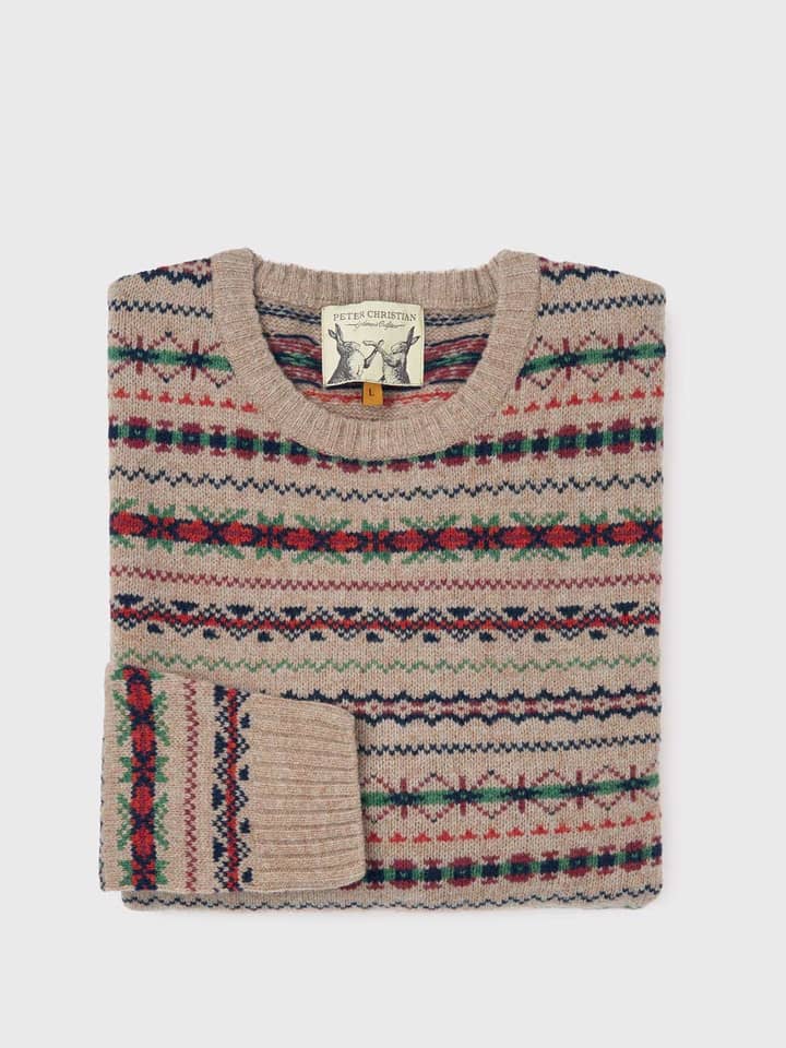 Herren-Pullover mit Rundhalsausschnitt in Braun mit Fairisle-Muster, gefaltet
