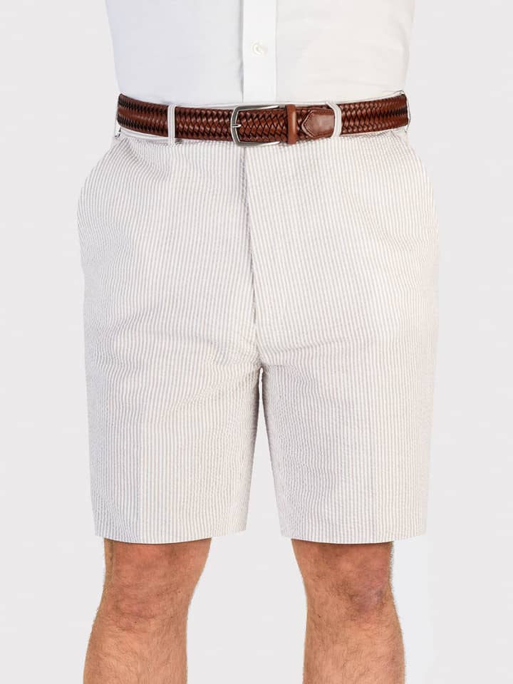 Herren-Shorts aus Seersucker mit beige-weißen Streifen